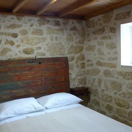 Casas Da - Monsanto - Oliveira E Videira Relva (Castelo Branco)