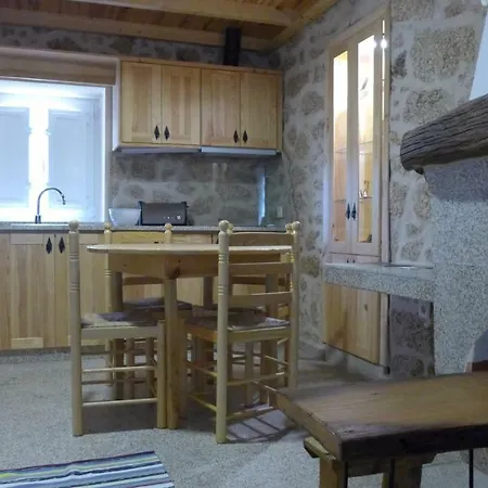 Casas Da - Monsanto - Oliveira E Videira Casa de Férias Relva (Castelo Branco)