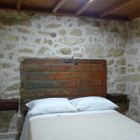 Casas Da - Monsanto - Oliveira E Videira Relva (Castelo Branco)