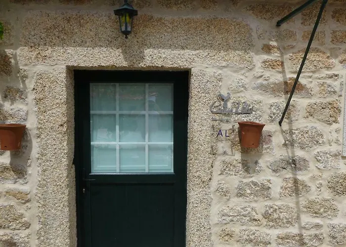 Casas Da - Monsanto - Oliveira E Videira * Relva (Castelo Branco)