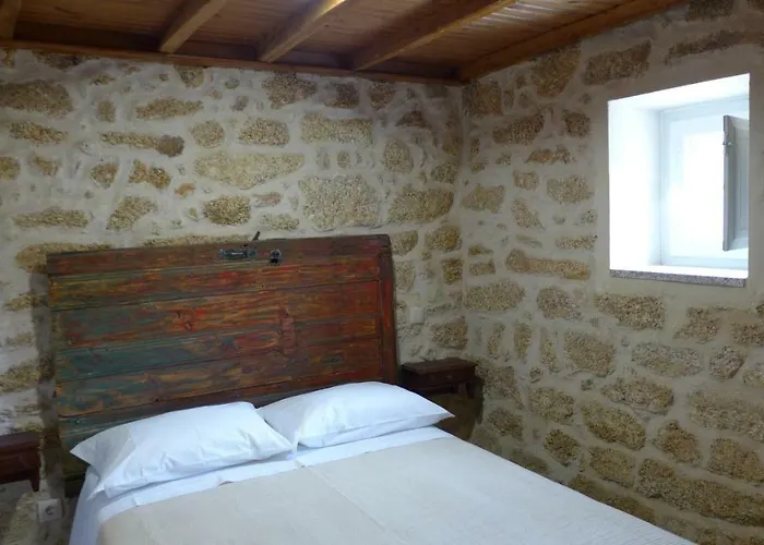 Casas Da - Monsanto - Oliveira E Videira Relva (Castelo Branco)