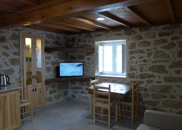 Casas Da - Monsanto - Oliveira E Videira *