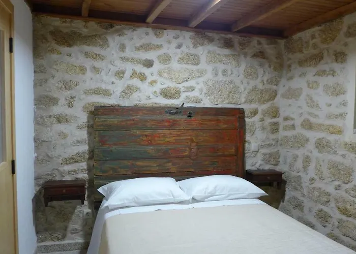 Casas Da - Monsanto - Oliveira E Videira Relva (Castelo Branco)